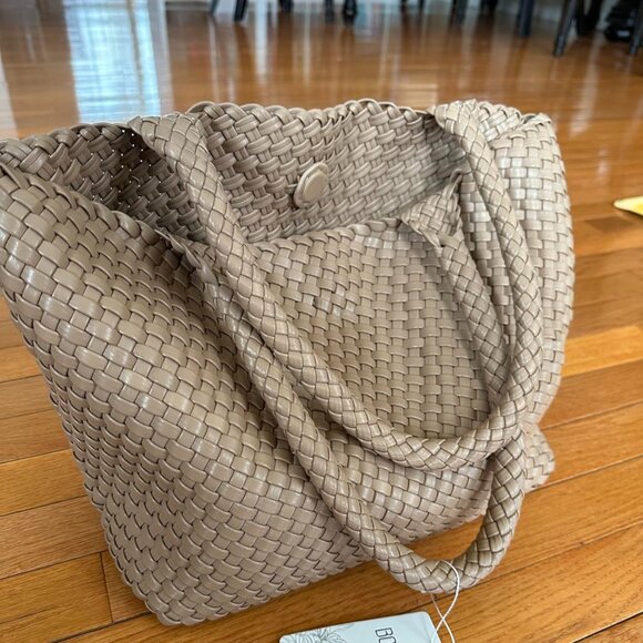 Neiman Marcus Handbags - COPY - Neiman Marcus Woven Summer Tote Bag Womens Purse + Pouch